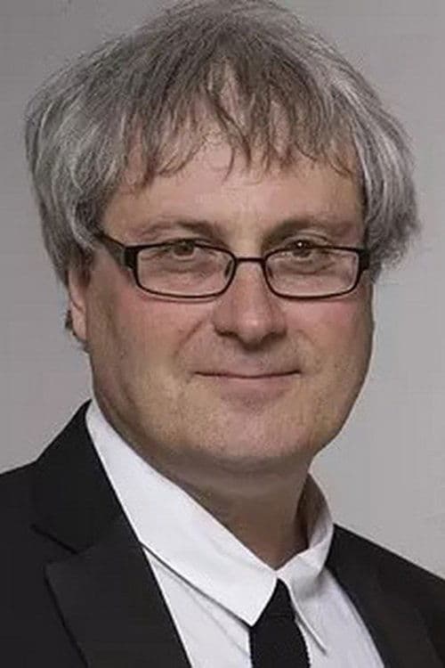 Photo of Simon Curtis