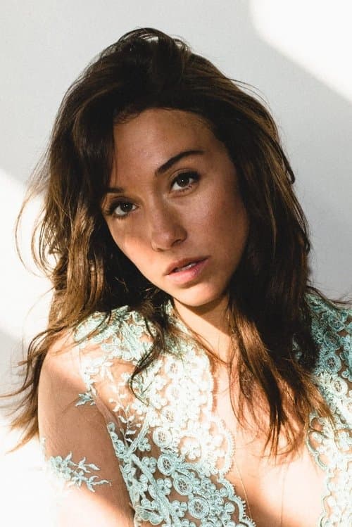 Photo of Stella Maeve