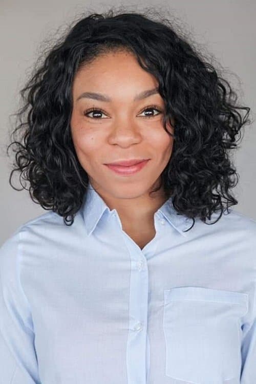 Photo of Taelyn Lewis