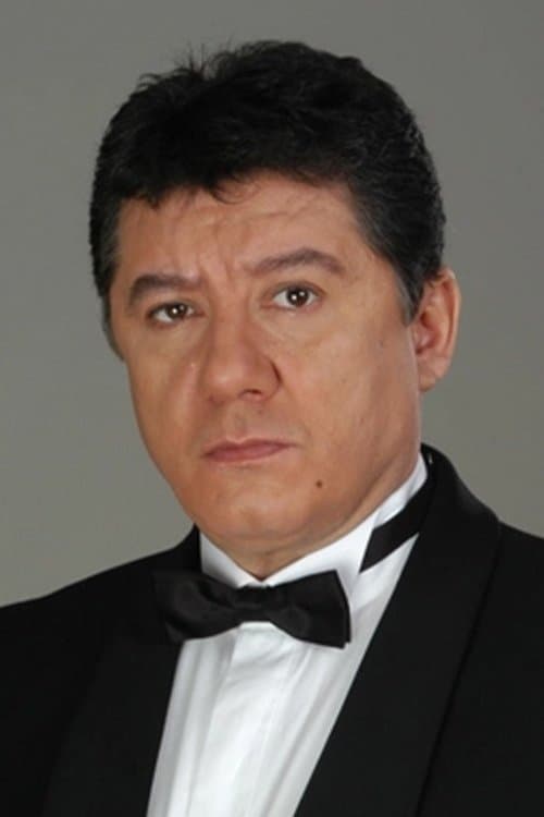 Photo of Tarık Ünlüoğlu
