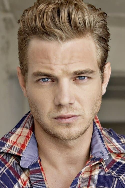Photo of Taylor Handley
