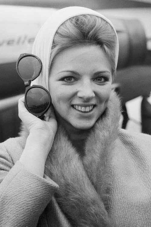 Photo of Thea Fleming