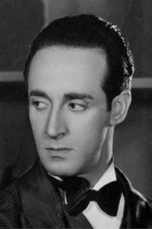 Photo of Víctor Urruchúa