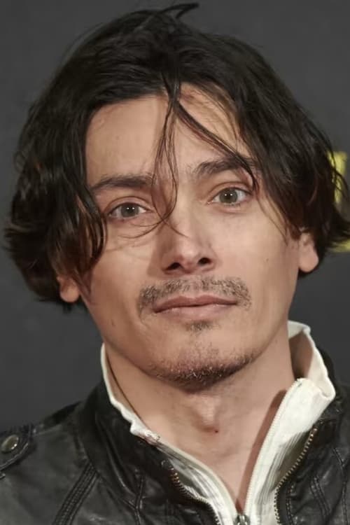 Photo of Enrique Alcides