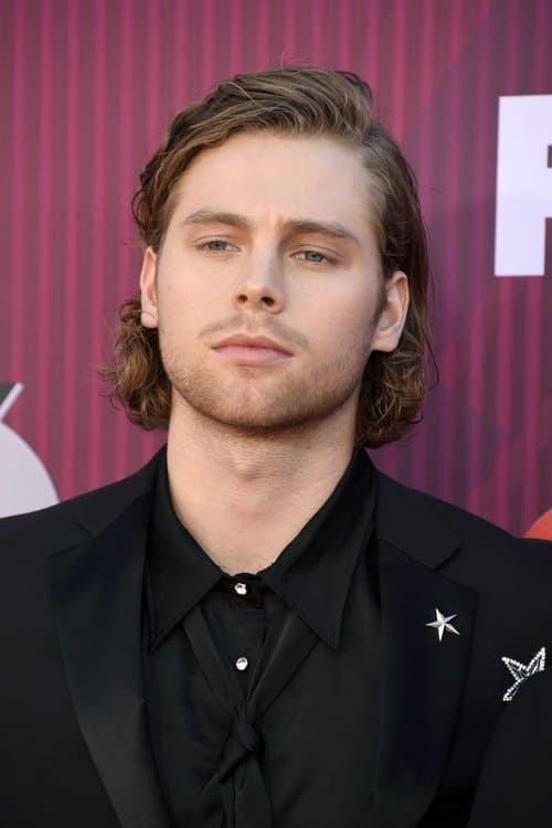 Photo of Luke Hemmings